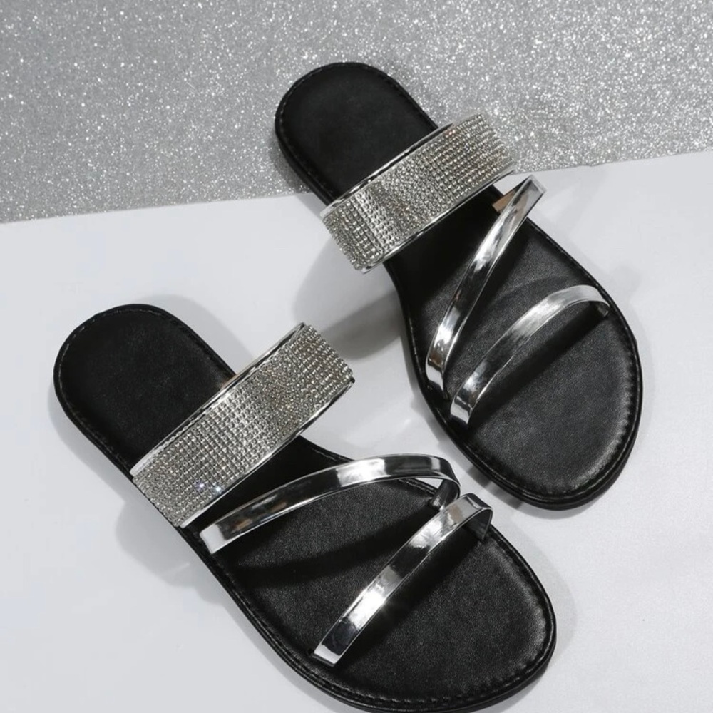 new in box Women Metallic Rhinestone Decor Slide sandals size 10